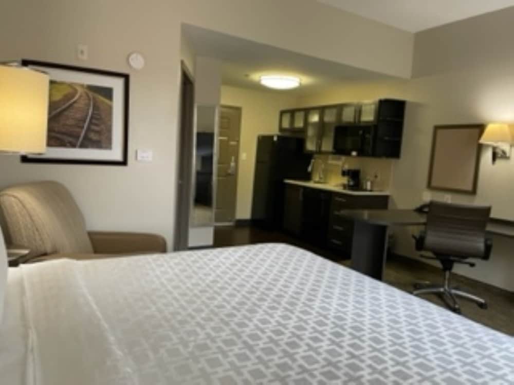 Candlewood Suites Mooresville Lake Norman NC by IHG - photo 10
