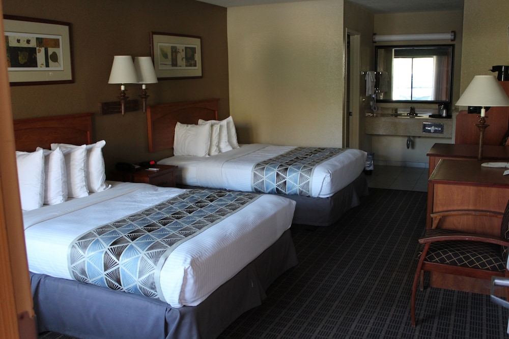 Cajon Pass Inn - photo 7