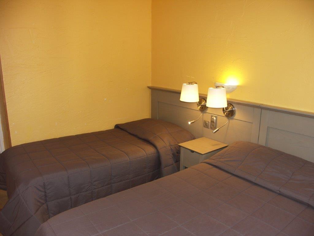 Logis Hôtel La Bonne Auberge — hotel in Valensole