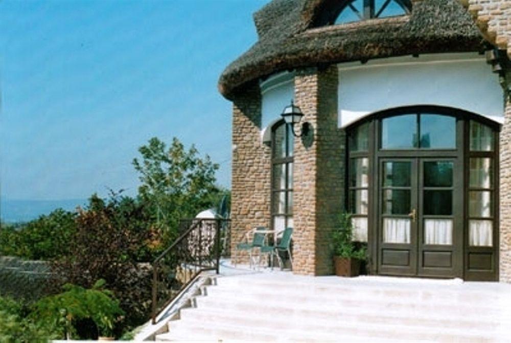 Villa Alexander — 4-Star Luxury Hotel in Tihany, Hungary