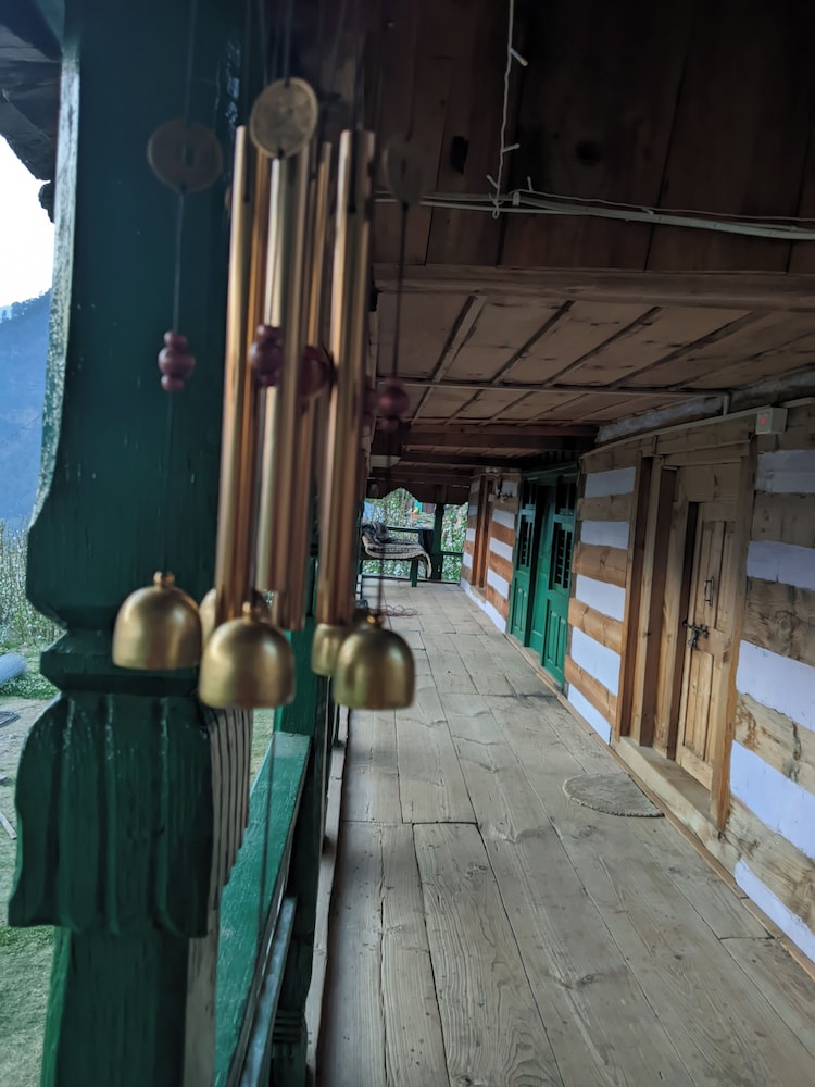 Benzer stays - carbon neutral hotel in Unknown City
