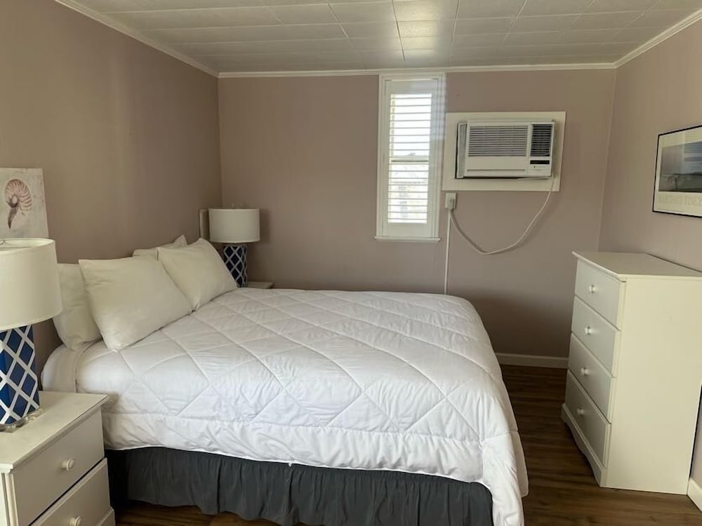 Vineyard Harbor Motel Private Beach - photo 208