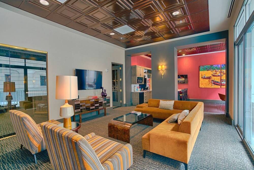 Skyline Suite with Penthouse & Rooftop Deck 6BR by Maddox Hotel - photo 19