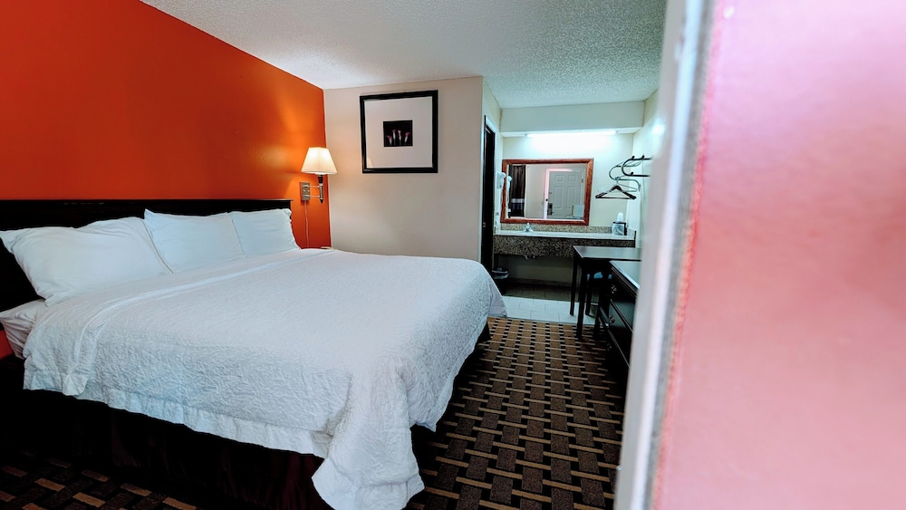 Relax Inn Henryetta - photo 11