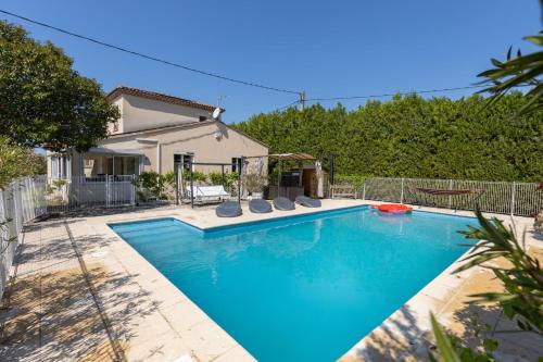 Universo private pool and large garden — hotel in Pernes-Les-Fontaines