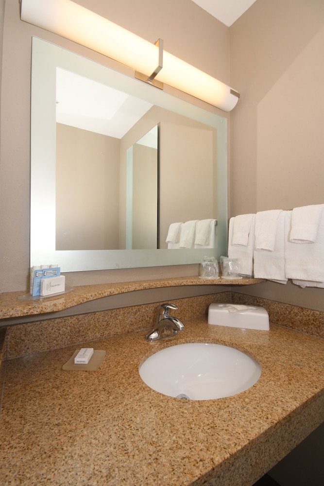 SpringHill Suites by Marriott Charleston N. Ashley Phosphate - photo 28