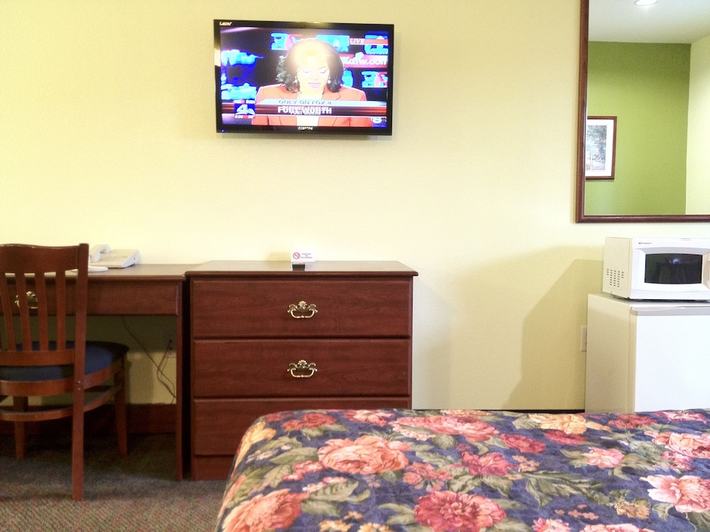 Weston Inn & Suites - photo 6