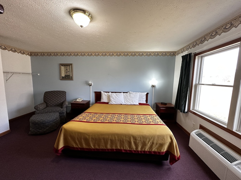Attica Inn - photo 20