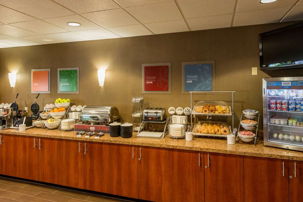 Comfort Suites Springfield Eugene - photo 16