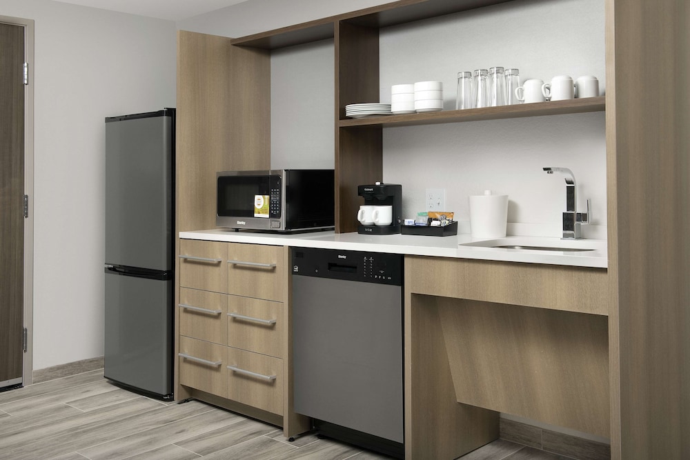 Home2 Suites by Hilton Fort Myers Airport - photo 18