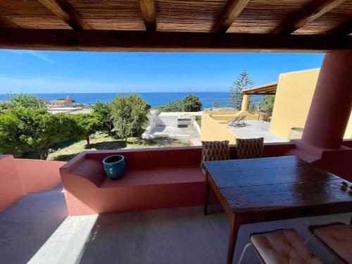 Casa Nica giardino e vista mare — 4-Star Luxury Hotel in Malfa, Italy