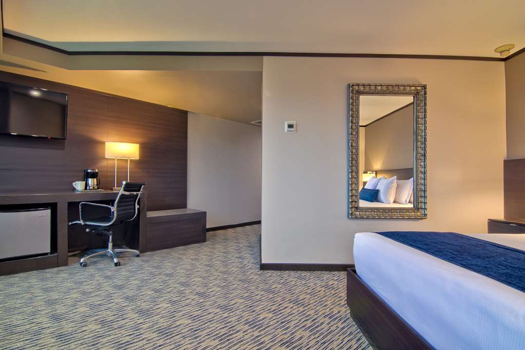 Grand Tower King Bed July