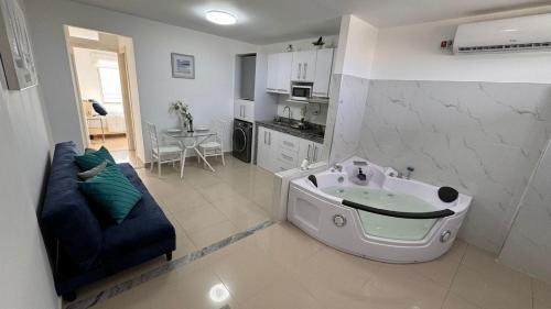 Ecusuites Jacuzzi en Playas Vista Mar — Playas — photo 5