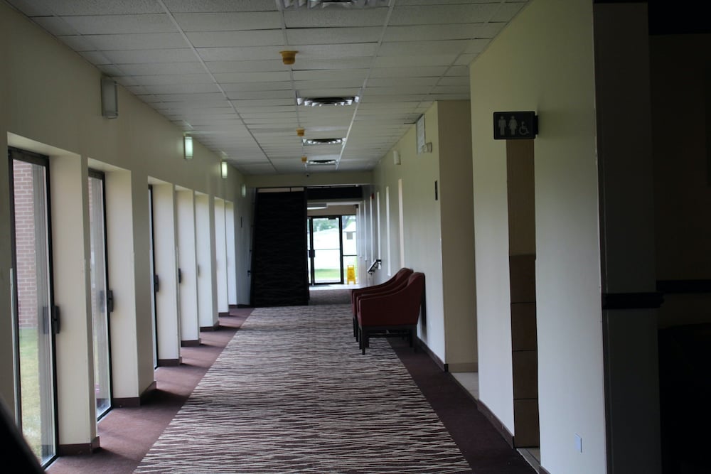 Red Roof Inn Gurnee Waukegan - photo 14