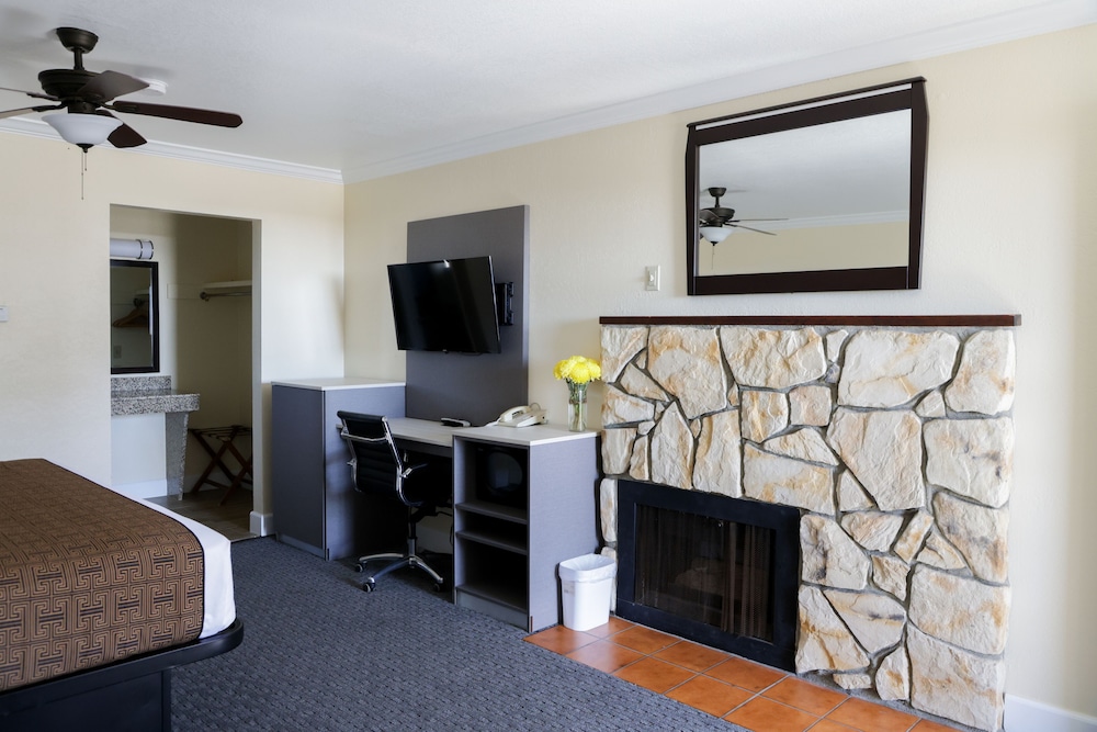 Silver Surf Motel - photo 25