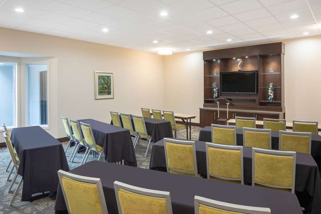 Wingate by Wyndham Valdosta Moody AFB - photo 39