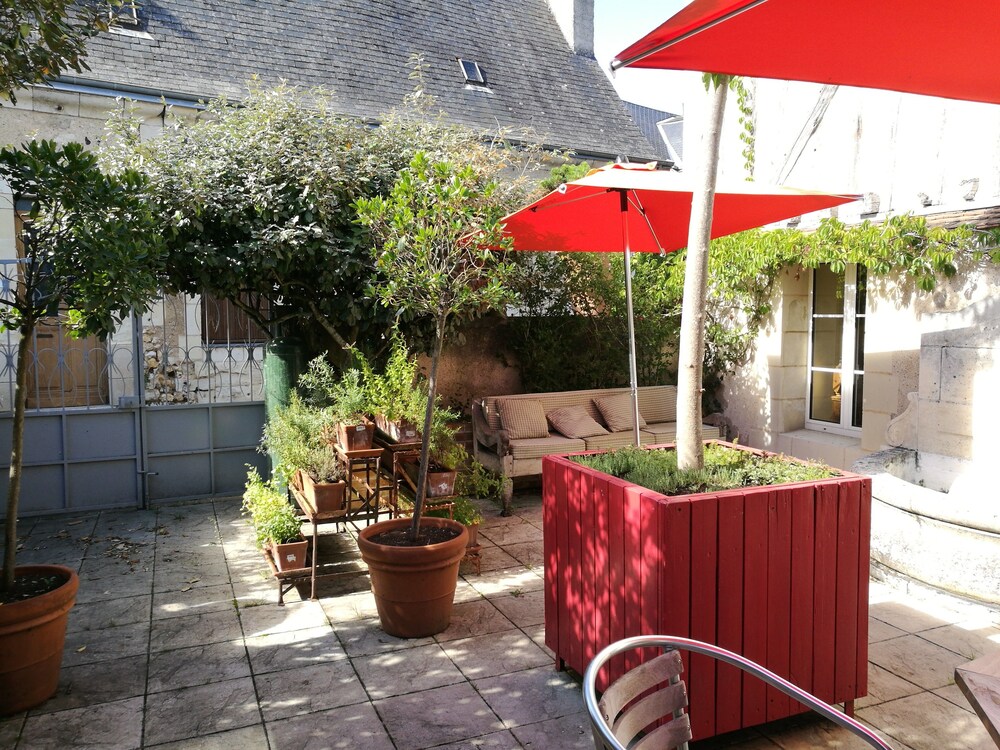 Cafe Couette - carbon neutral hotel in Unknown City