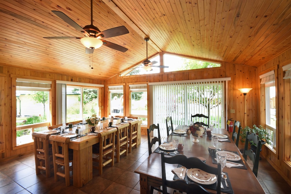 Bad Rock Bed and Breakfast Inn - photo 52