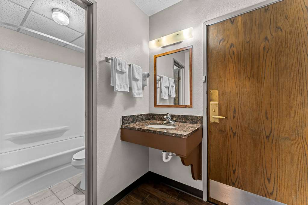 Days Inn by Wyndham Sioux Falls Empire - photo 30
