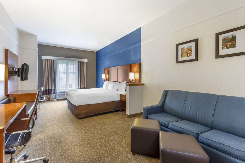 Comfort Suites Longmont - photo 12