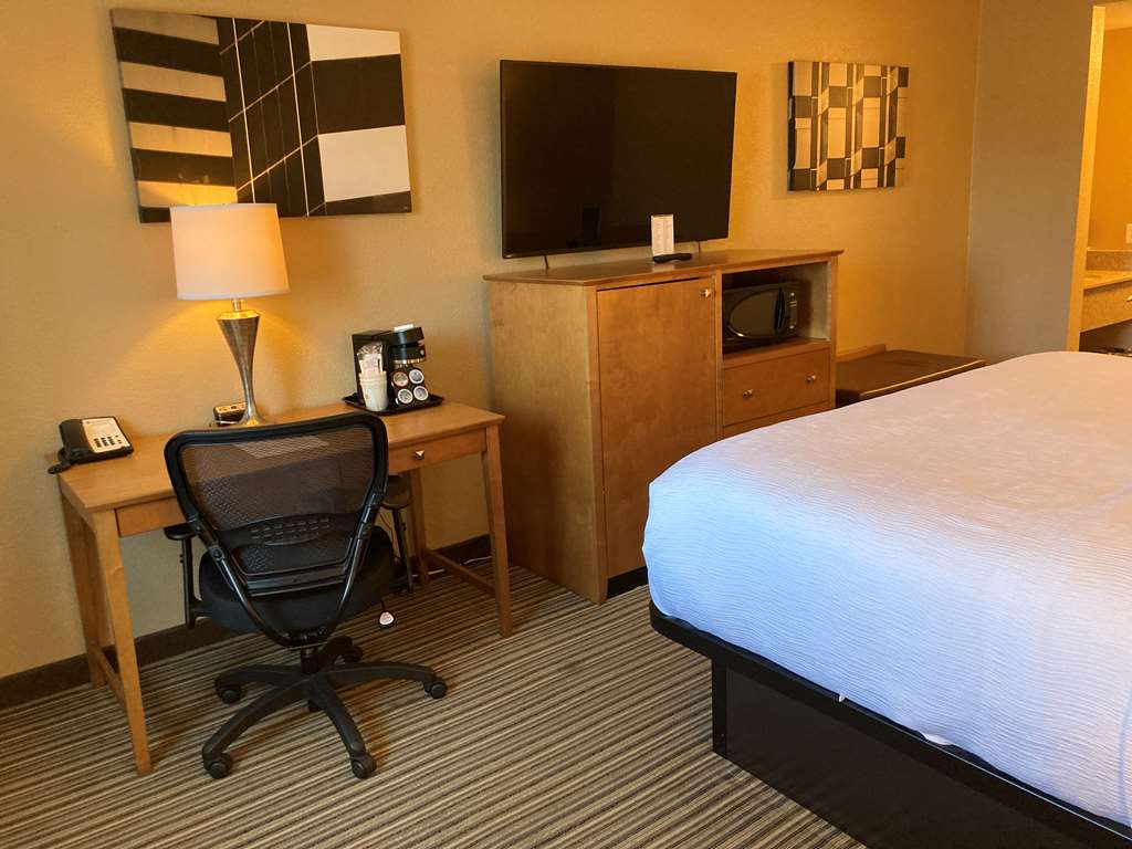 Best Western Plus Reading Inn & Suites - photo 50