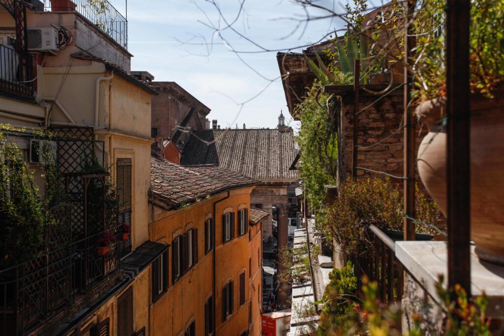 Above Pantheon Roof in Roma — hotel in Pigna