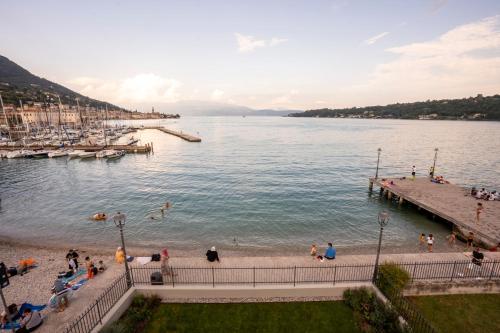 Insalo Holidays Apartments Con Vista Sul Golfo di Salo — 4-Star Luxury Hotel in Salo, Italy