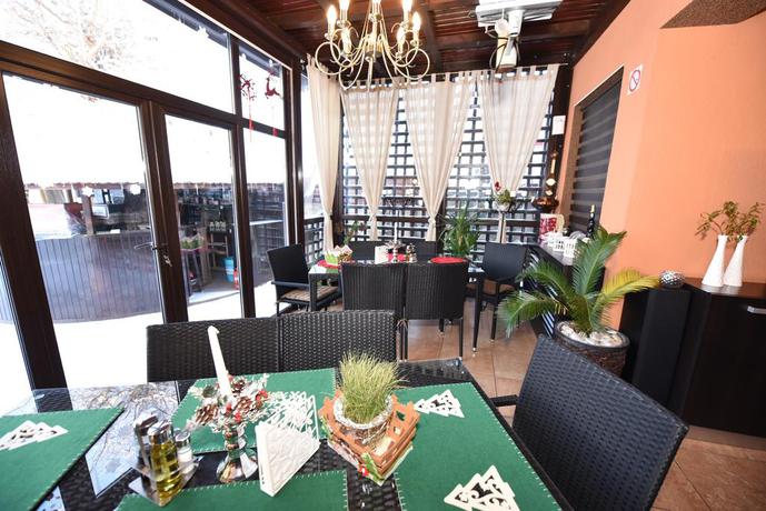 Rixo`s GuestHouse — 5-Star Luxury Hotel in Craiova, Romania