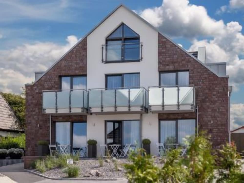 Pension an Bord — 4-Star Luxury Hotel in Varel, Germany