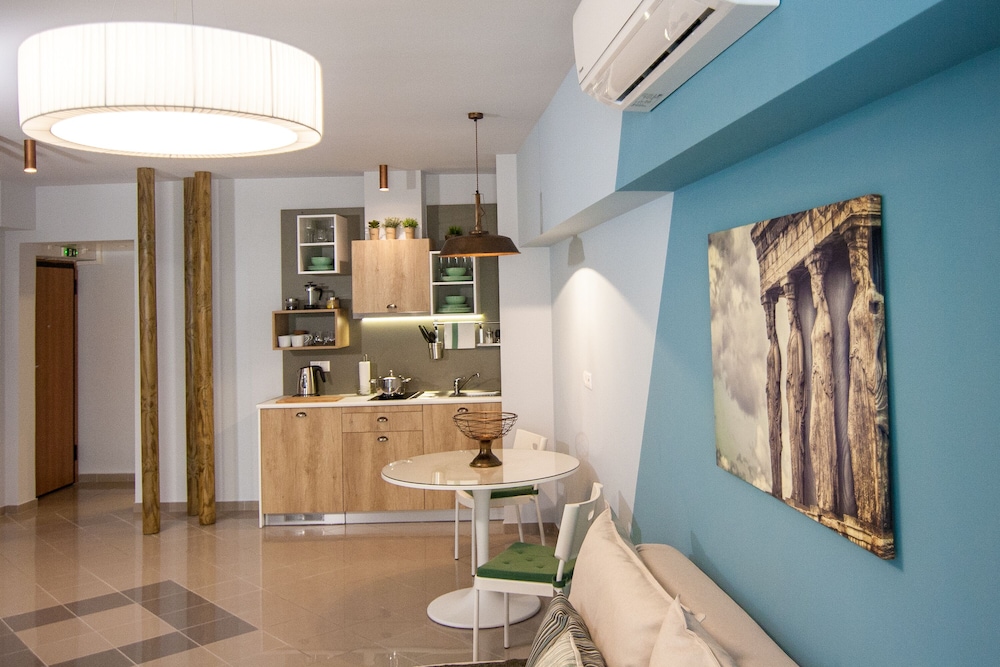 Dynasta Central Suites — 4-Star Luxury Hotel in Athens, Greece