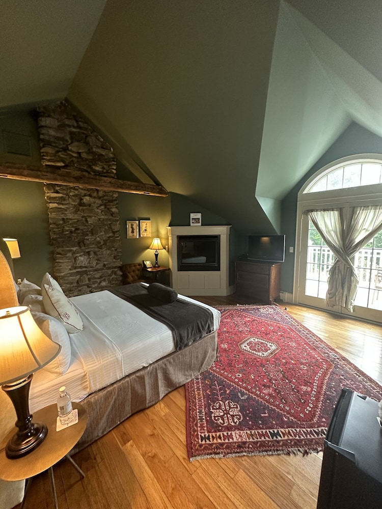 Buttermilk Falls Inn - photo 12