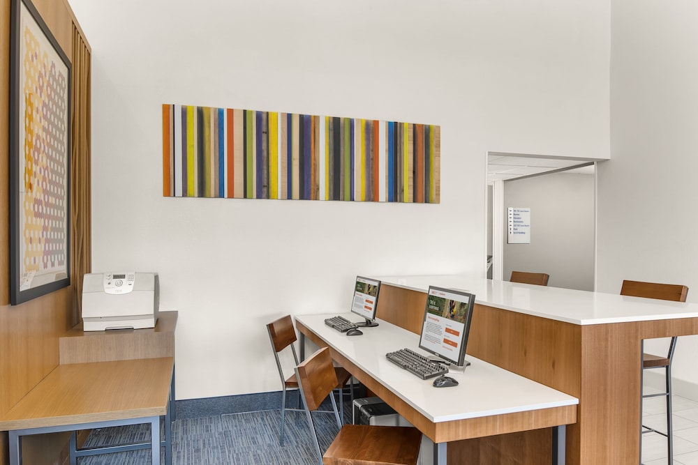 Holiday Inn Express & Suites Greenville Spartanburg by IHG - photo 25