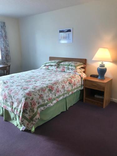 Four Seasons Motor Inn - photo 48