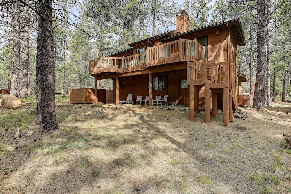 7 Cedar Private Cul de sac include Hot Tub with Forest View by RedAwning - photo 30