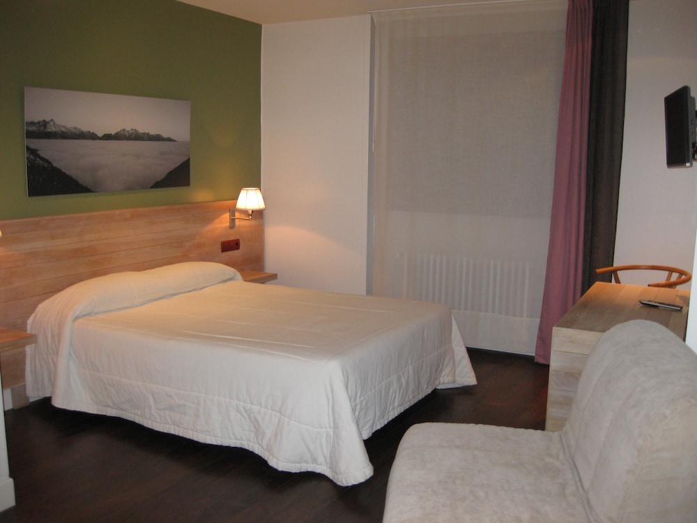 Hotel Valdecoro — Potes — photo 4
