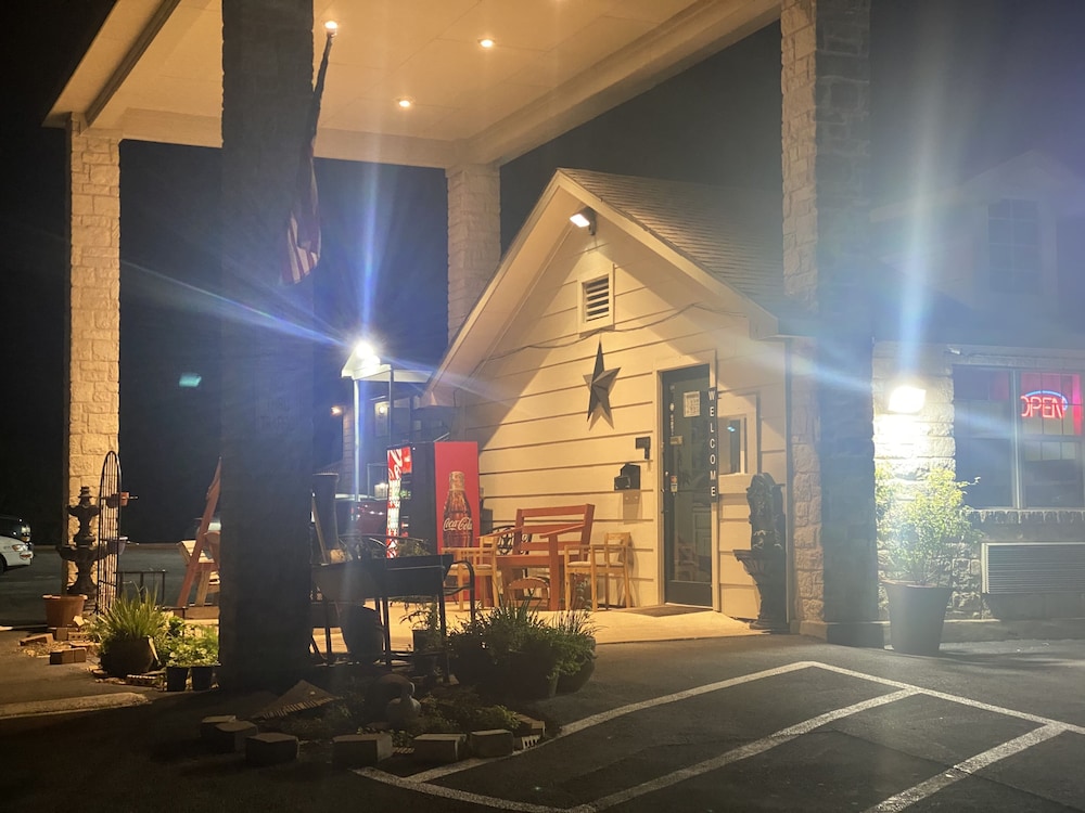 Cedar Creek Inn - photo 30