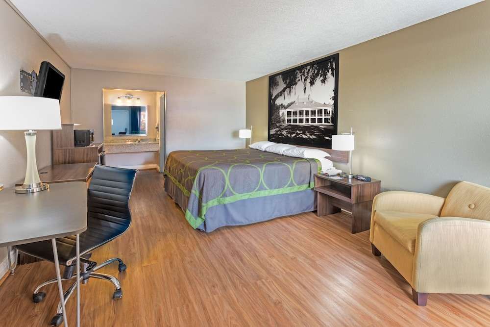 Super Place Inn - carbon neutral hotel in Opelousas
