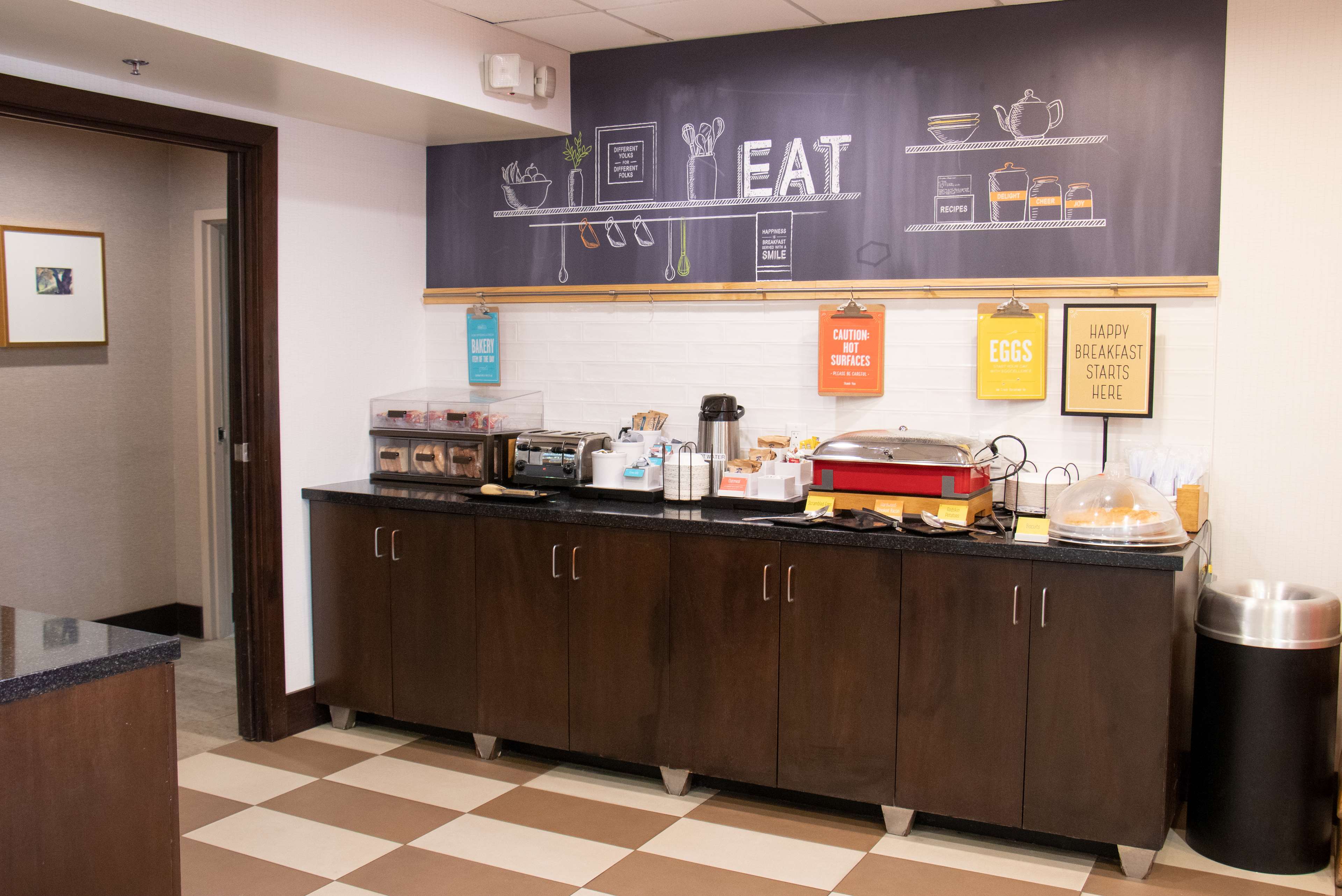 Hampton Inn Tuscaloosa East - photo 10
