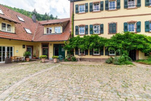 Gutshof Kaiserbacher Mühle — hotel in Klingenmunster