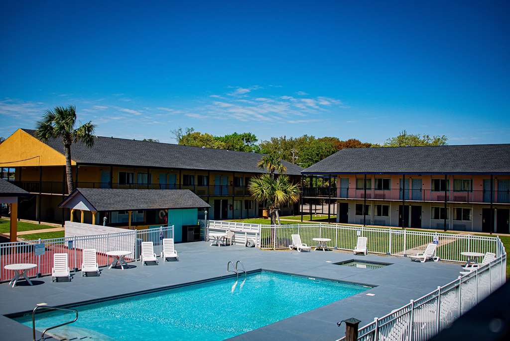 Super 8 by Wyndham Biloxi - photo 25