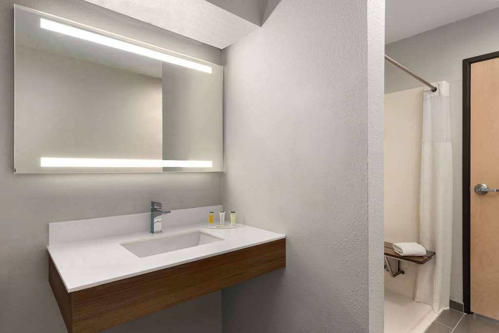 Microtel Inn & Suites by Wyndham Independence - photo 9