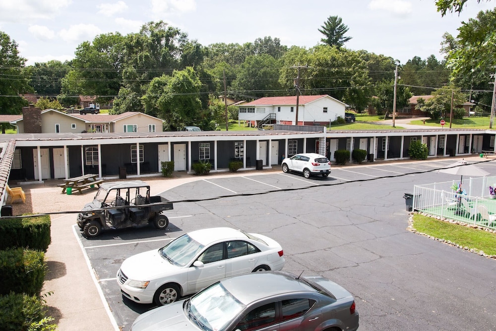 Current River Inn - photo 9