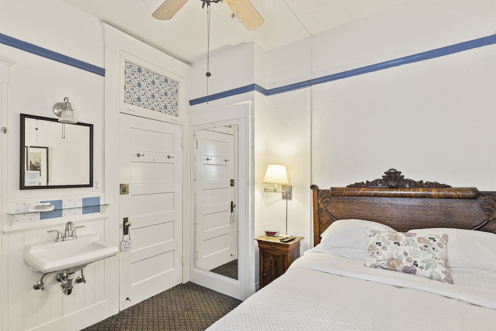 Golden Gate Hotel - photo 12