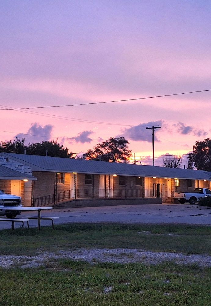 Comanche inn - photo 16