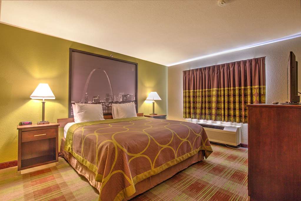 Super 8 by Wyndham Waterloo - photo 17