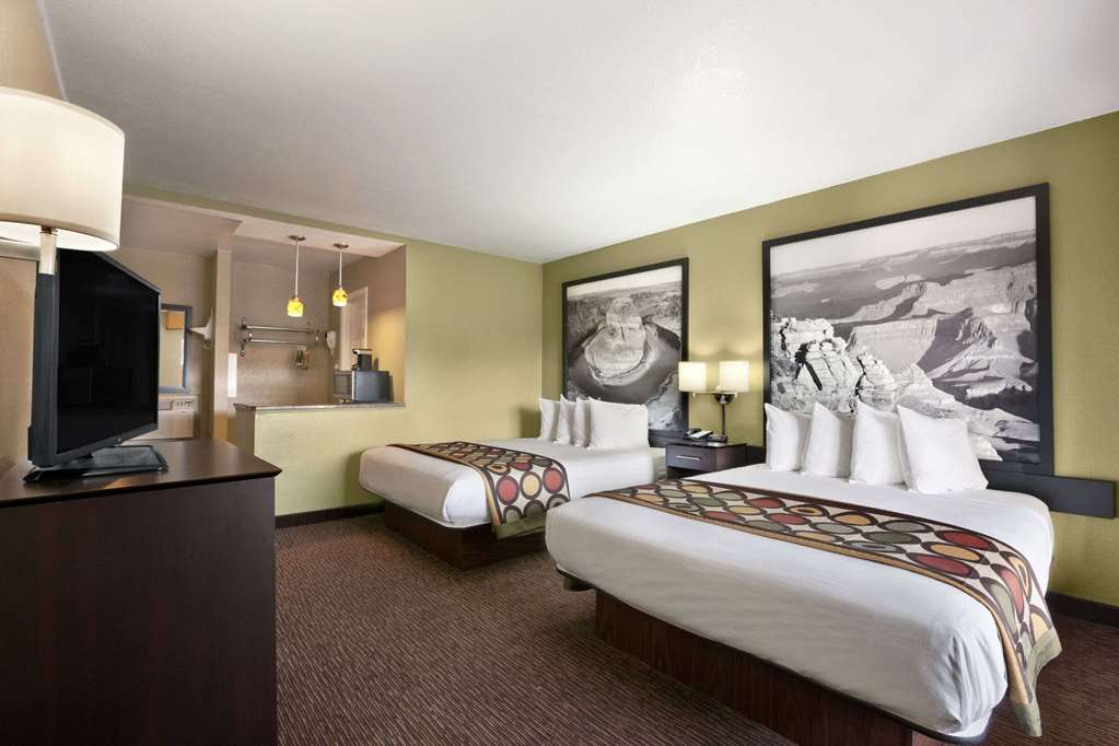 Super 8 by Wyndham Conference Center NAU Downtown - photo 16