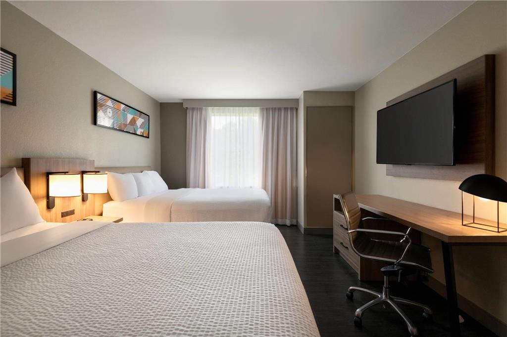 La Quinta Inn & Suites by Wyndham Montgomery - photo 44
