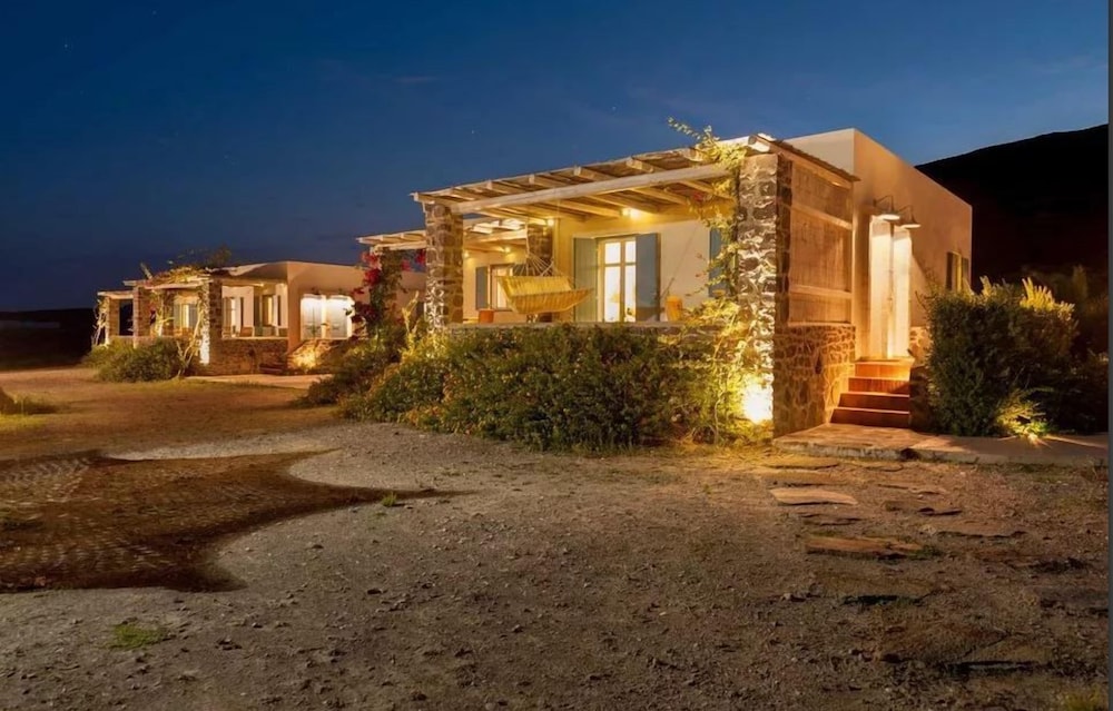 Kimolia Gi Studios - carbon neutral hotel in Kimolos
