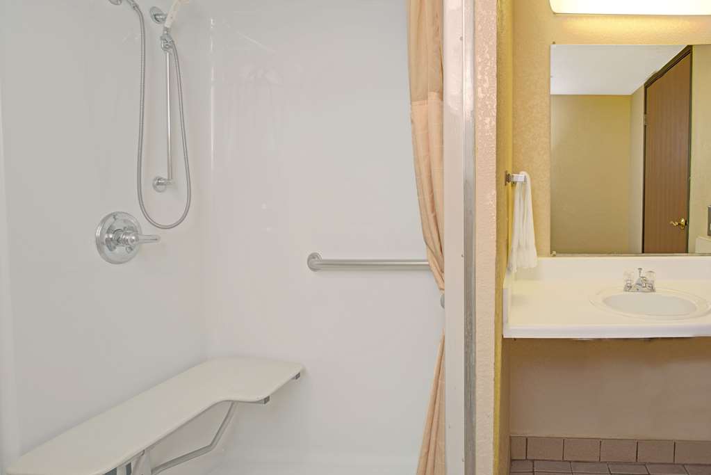 Super 8 by Wyndham Wheat Ridge Denver West - photo 10