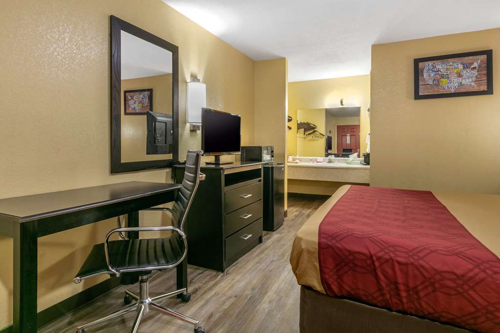 Econo Lodge Jonesboro - photo 16